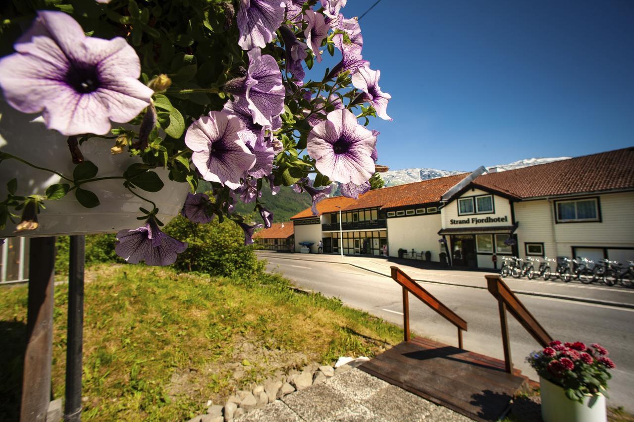 אולביק Strand Fjordmotel מראה חיצוני תמונה